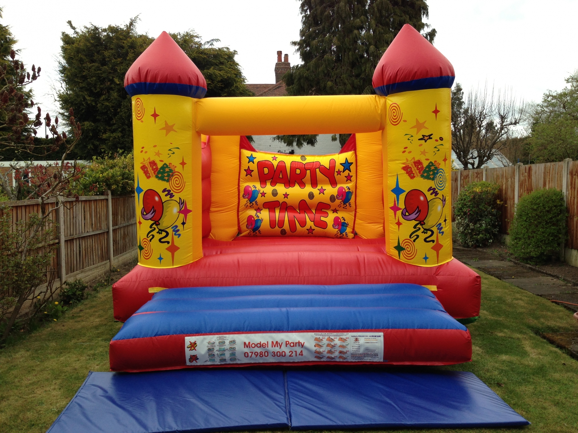 childrens bouncy castles