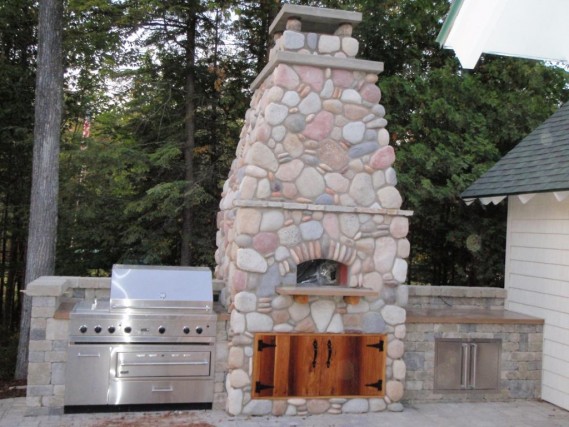 Outdoor Kitchen