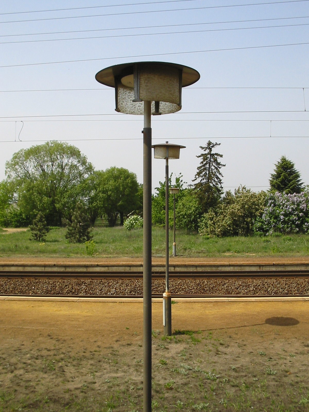 Beleuchtung auf einem Bahnhof im ehemaligen Bezirk Potsdam