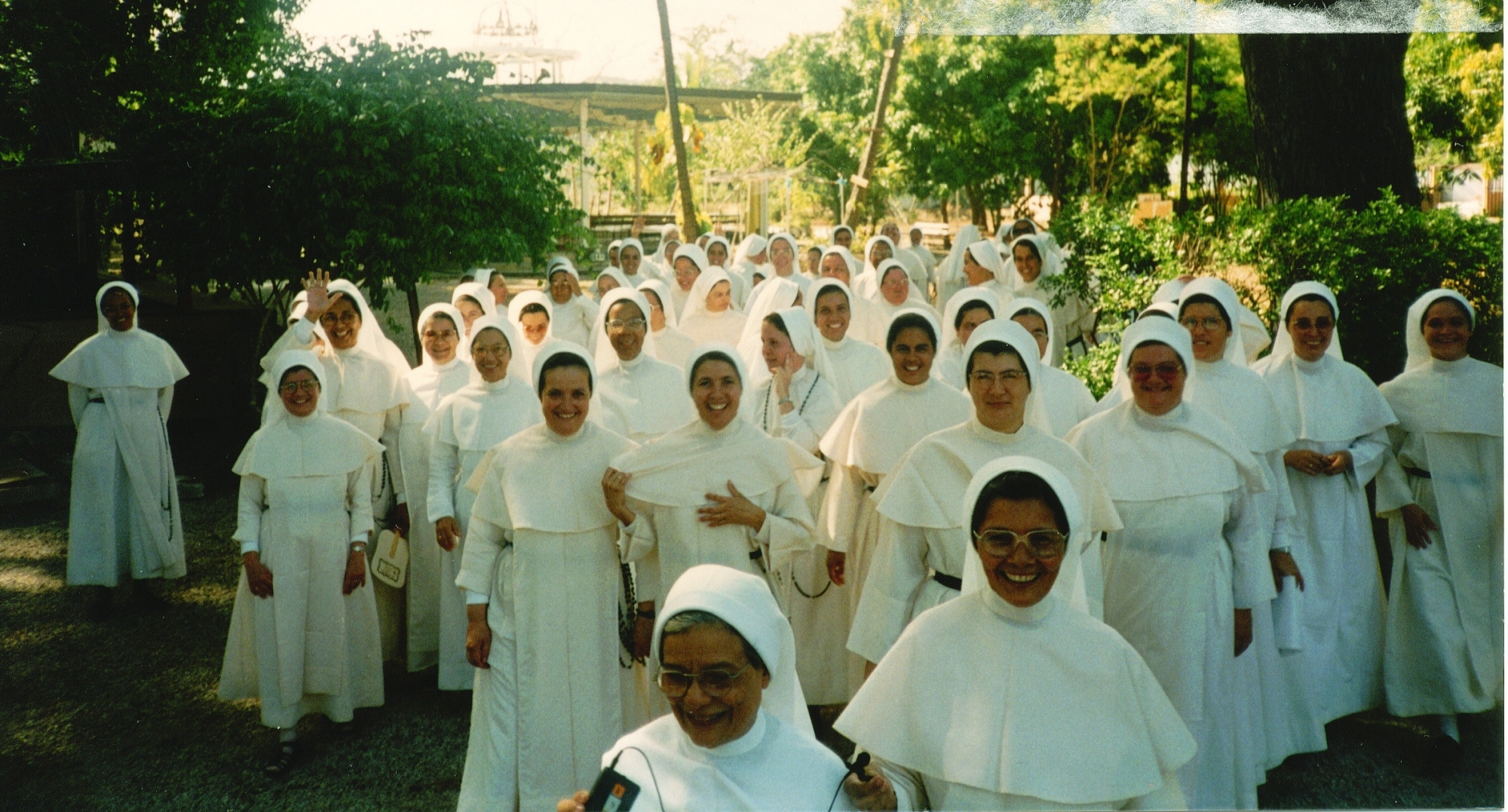 Hermanas en los Jardines de Santa Rita